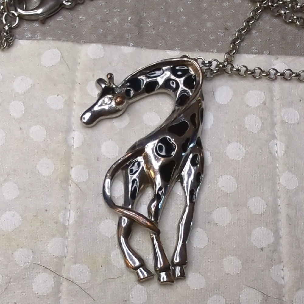 Silver Giraffe Pendant Necklace